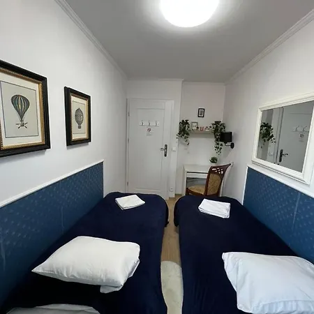 Mg Unit Nocleg -5 Bed & Breakfast *