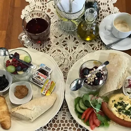 Mg Unit Nocleg -5 Bed & Breakfast Warszawa