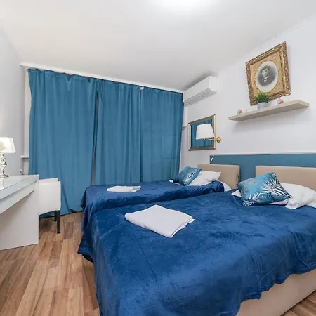 Bed & Breakfast Mg Unit Nocleg -5 *